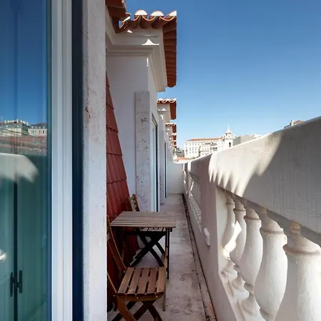 Flh Praca Comercio Artistic Flat With Balcony شقة *